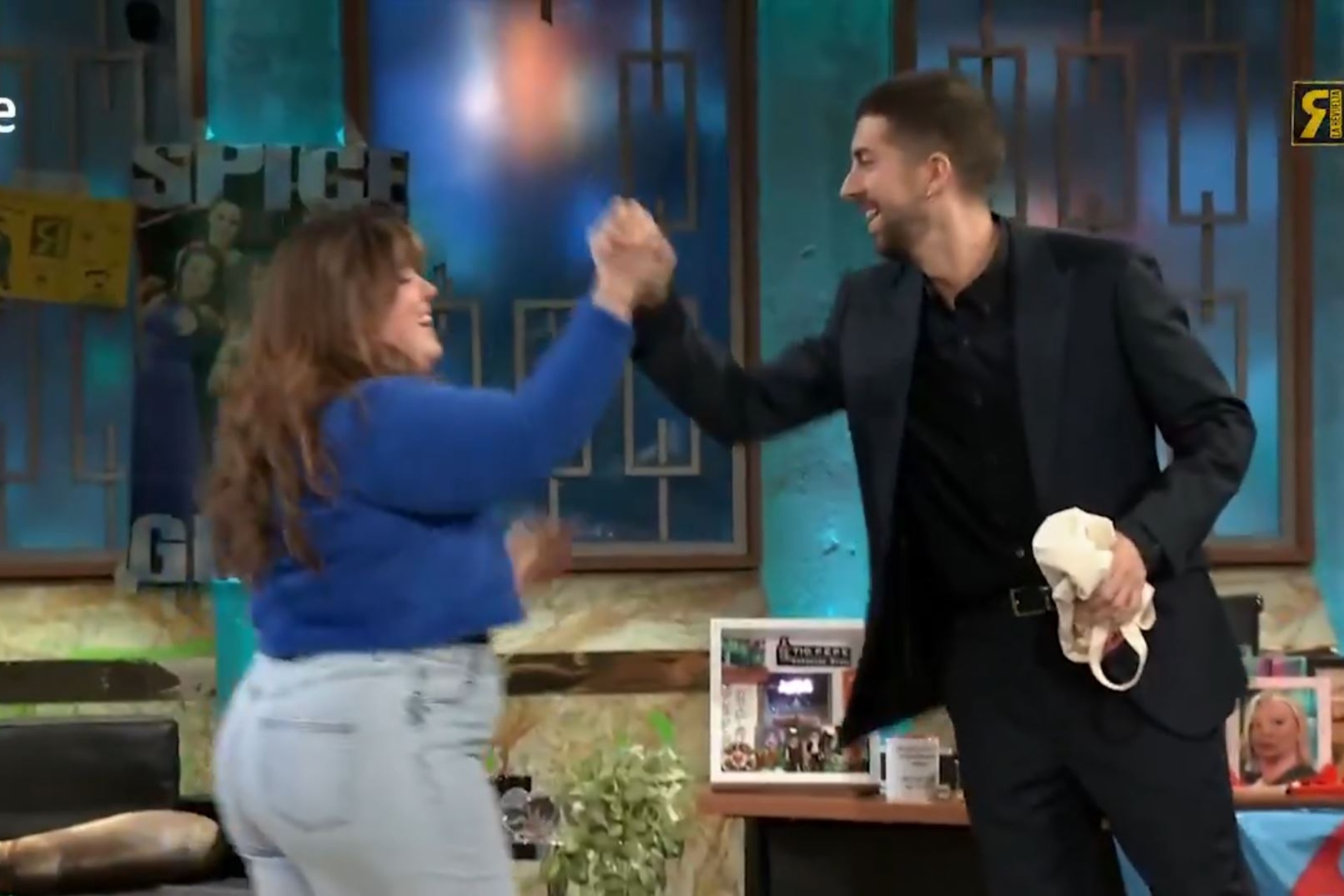 更让对手容 更让对手容