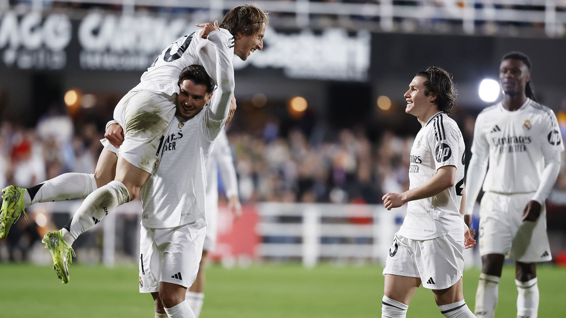 武磊：上半场后半段感觉对手体力下降，下半场就要抢开局